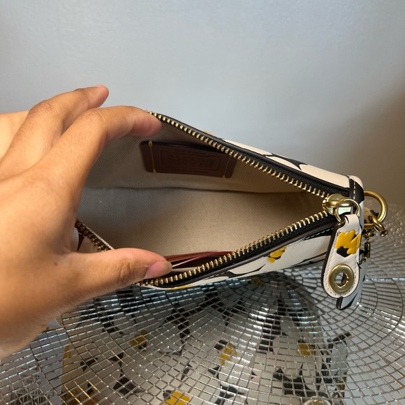 ❌SOLD❌COACH | Swinger Bag 20 Turnlock With Floral Print NWT - Picture 7 of 7